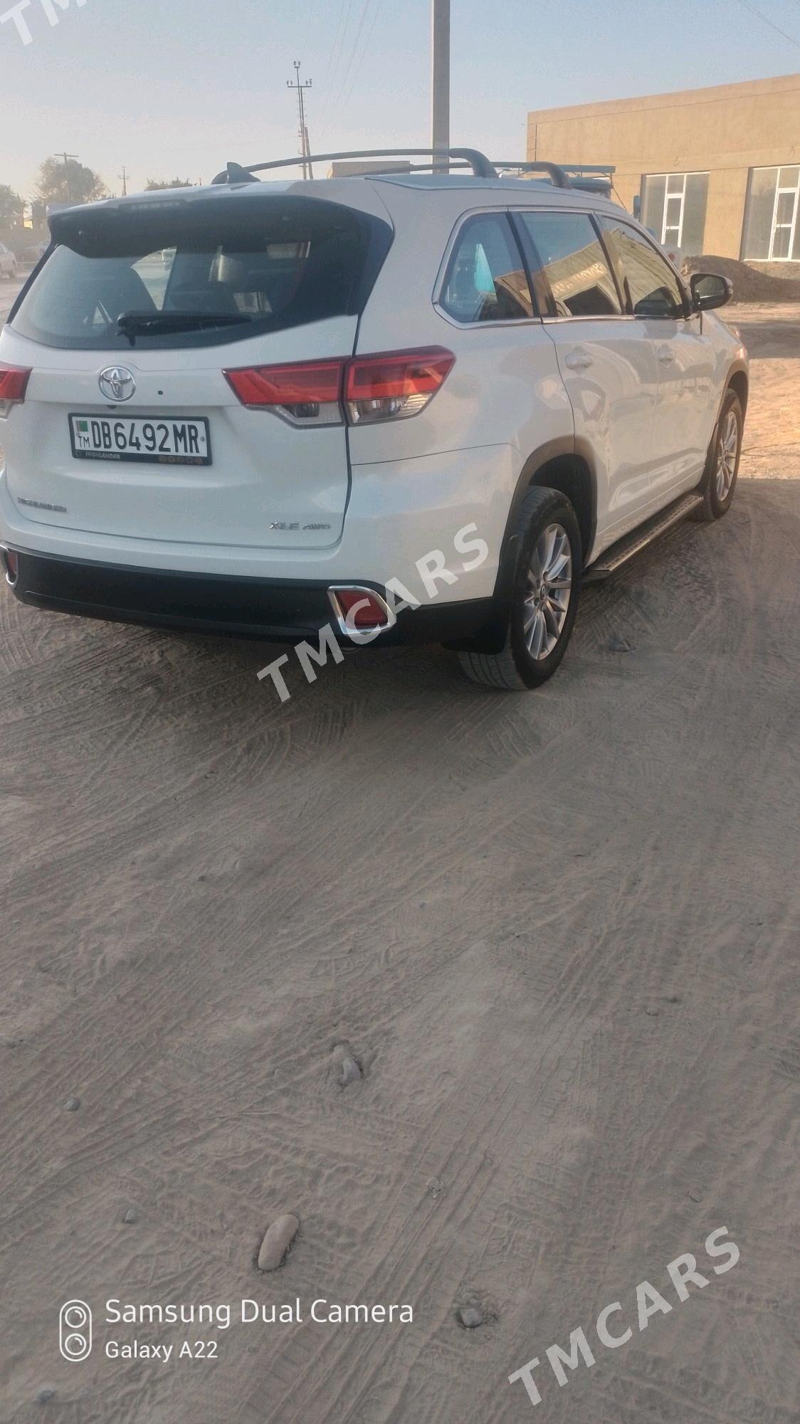 Toyota Highlander 2018 - 360 000 TMT - Мары - img 5