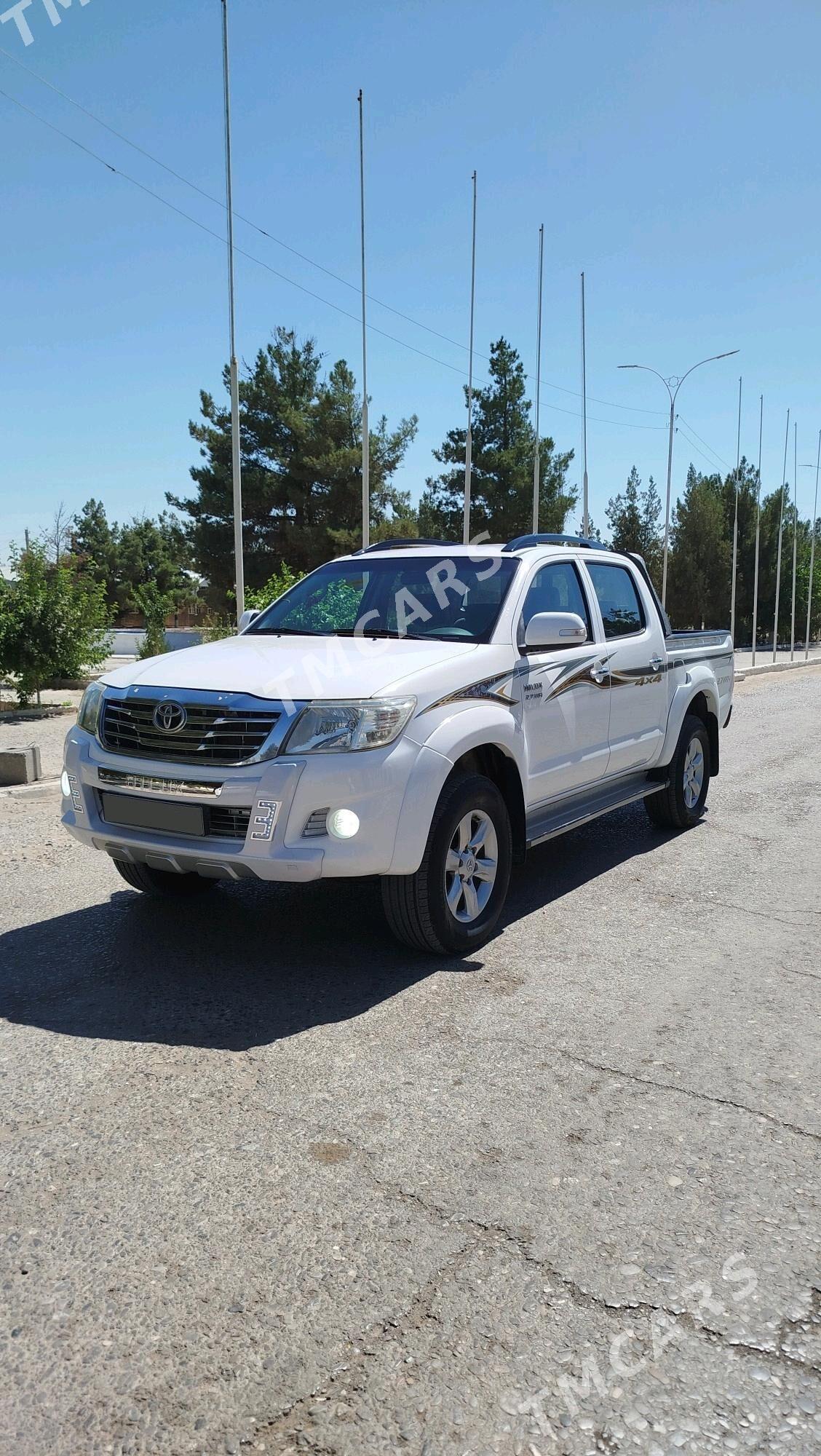 Toyota Hilux 2014 - 375 000 TMT - Türkmengala - img 3