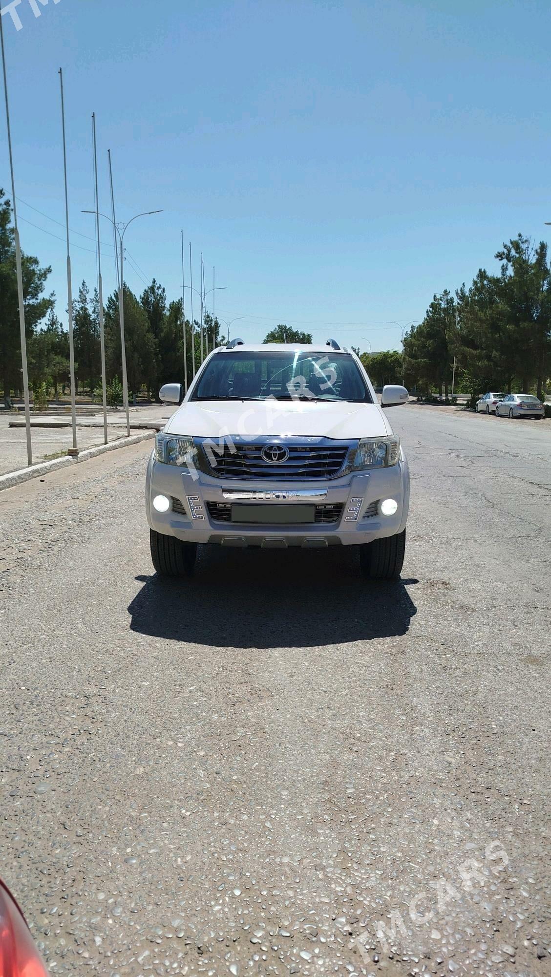 Toyota Hilux 2014 - 375 000 TMT - Türkmengala - img 5