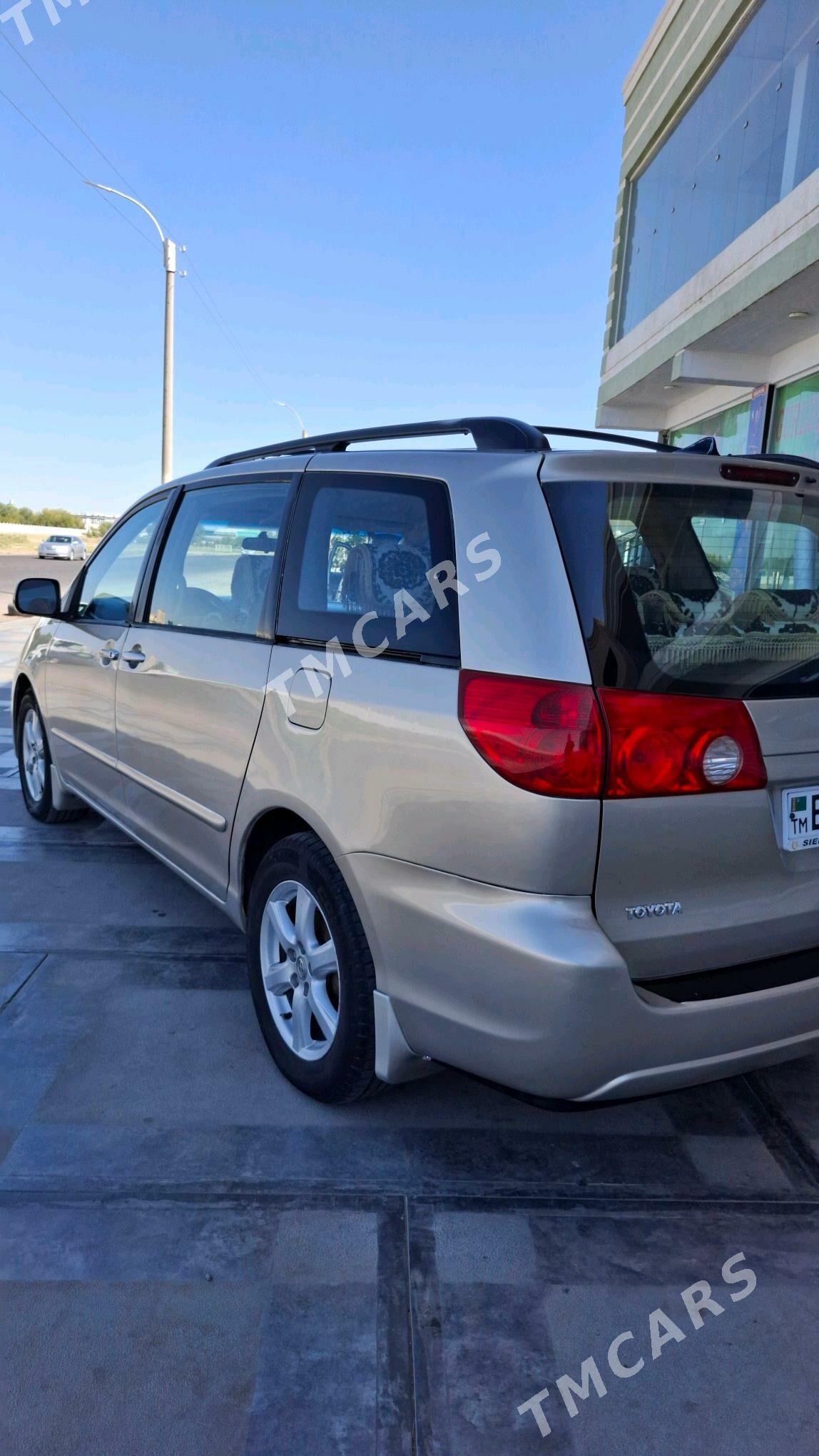 Toyota Sienna 2006 - 220 000 TMT - Мары - img 2