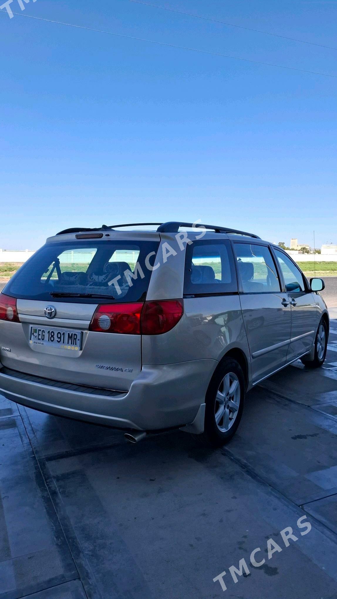 Toyota Sienna 2006 - 220 000 TMT - Мары - img 3