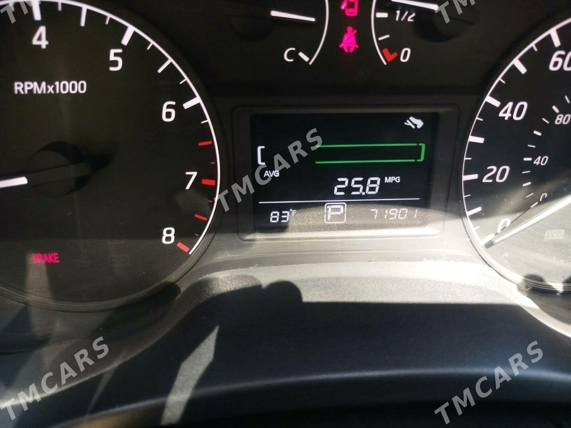 Nissan Sentra 2014 - 150 000 TMT - Бузмеин - img 3