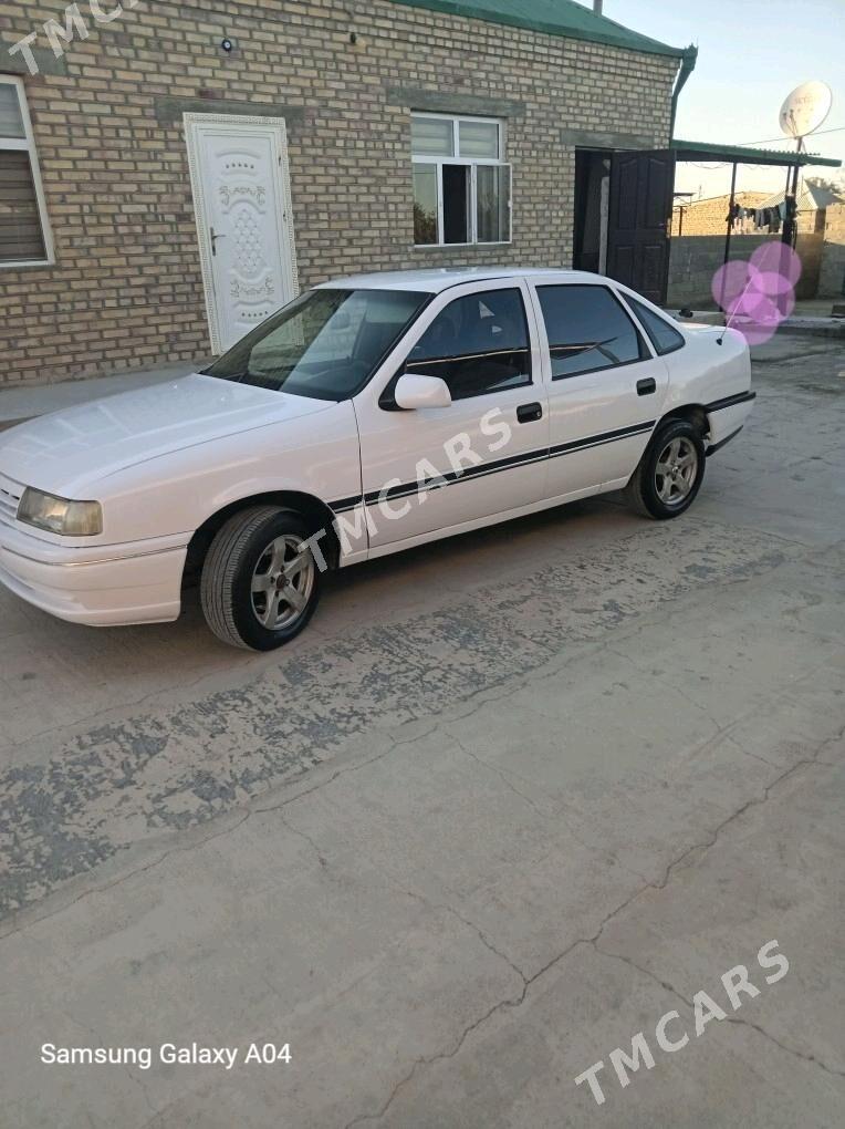 Opel Vectra 1992 - 33 000 TMT - Бахарден - img 3