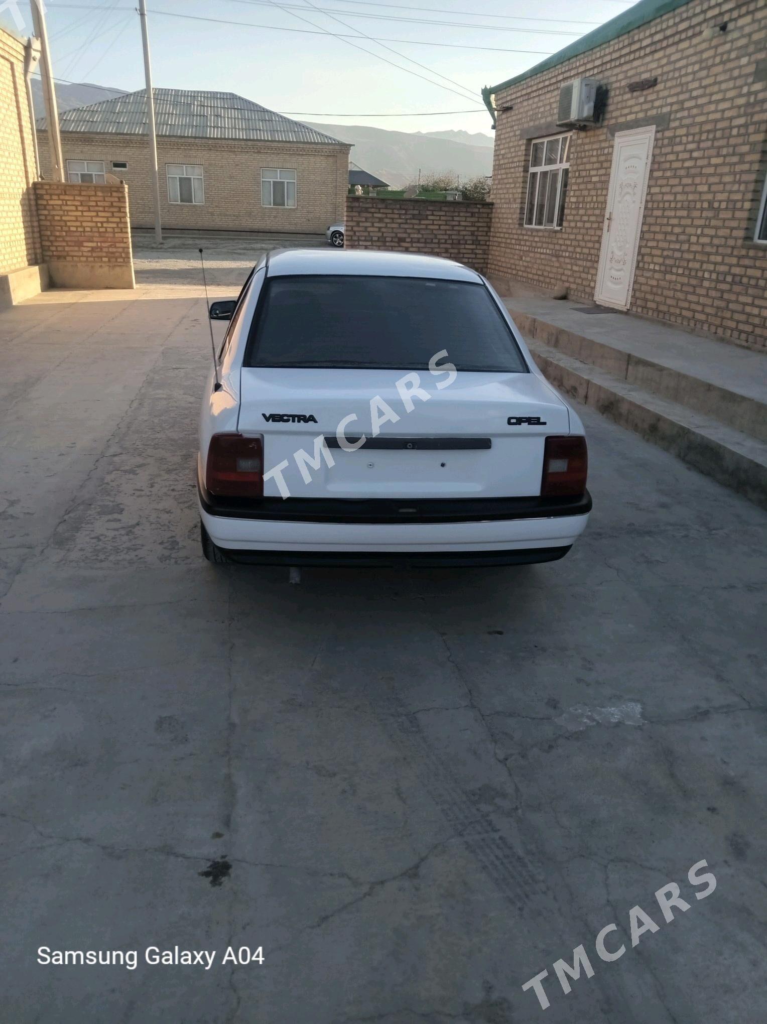 Opel Vectra 1992 - 33 000 TMT - Бахарден - img 5
