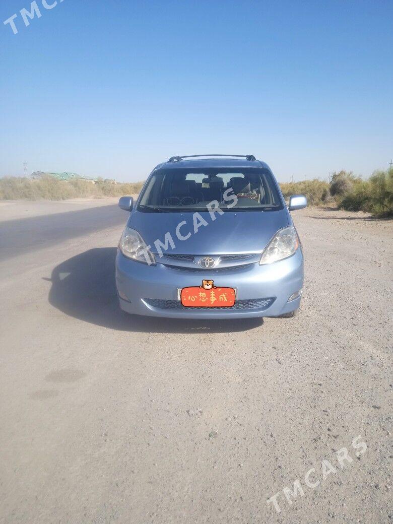 Toyota Sienna 2005 - 190 000 TMT - Халач - img 6