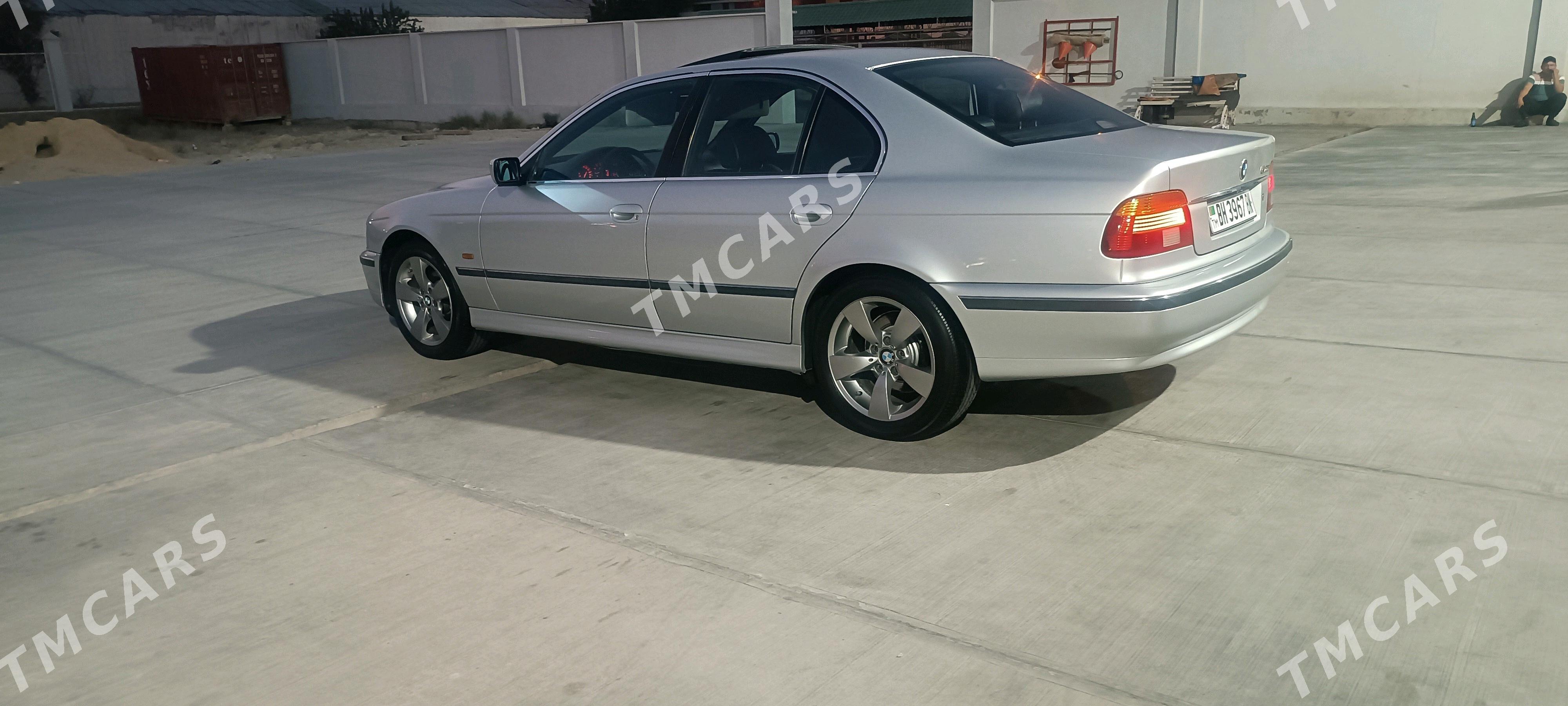 BMW E39 2001 - 120 000 TMT - Балканабат - img 3