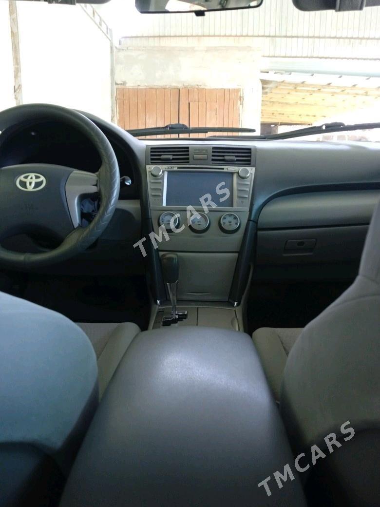 Toyota Camry 2010 - 210 000 TMT - Акдепе - img 2