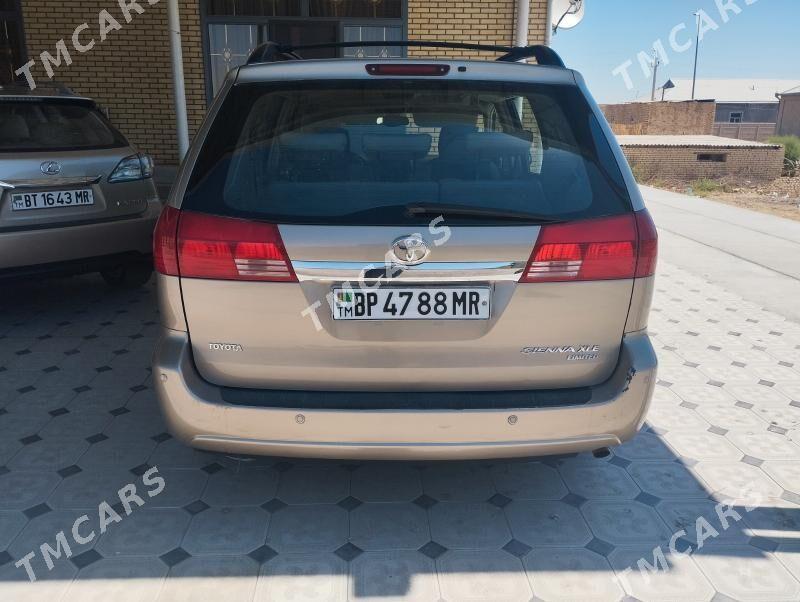 Toyota Sienna 2004 - 250 000 TMT - Мары - img 7