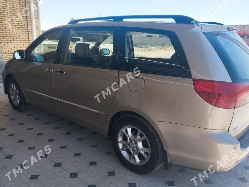 Toyota Sienna 2004 - 250 000 TMT - Мары - img 5