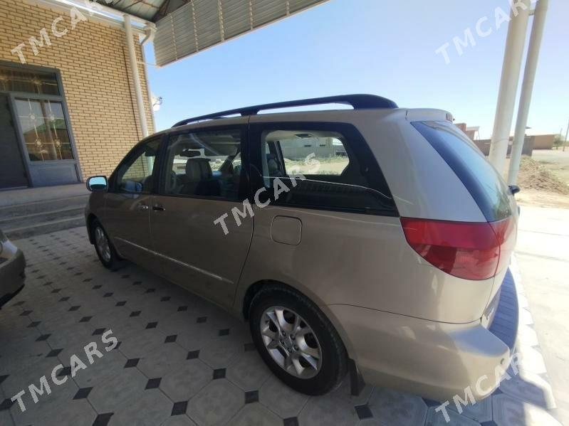 Toyota Sienna 2004 - 250 000 TMT - Мары - img 6