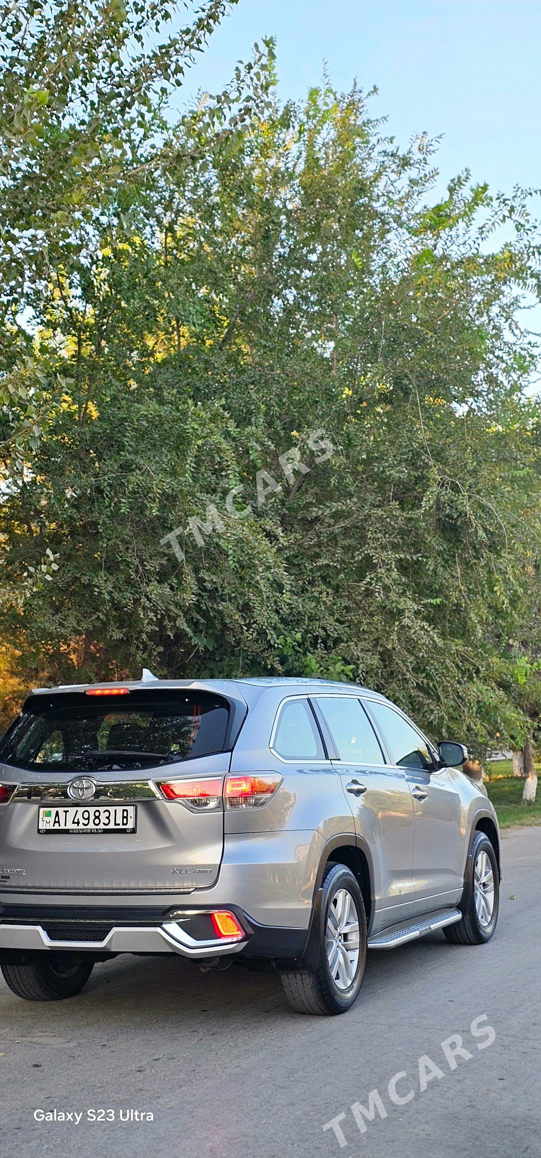 Toyota Highlander 2017 - 460 000 TMT - Сакар - img 3