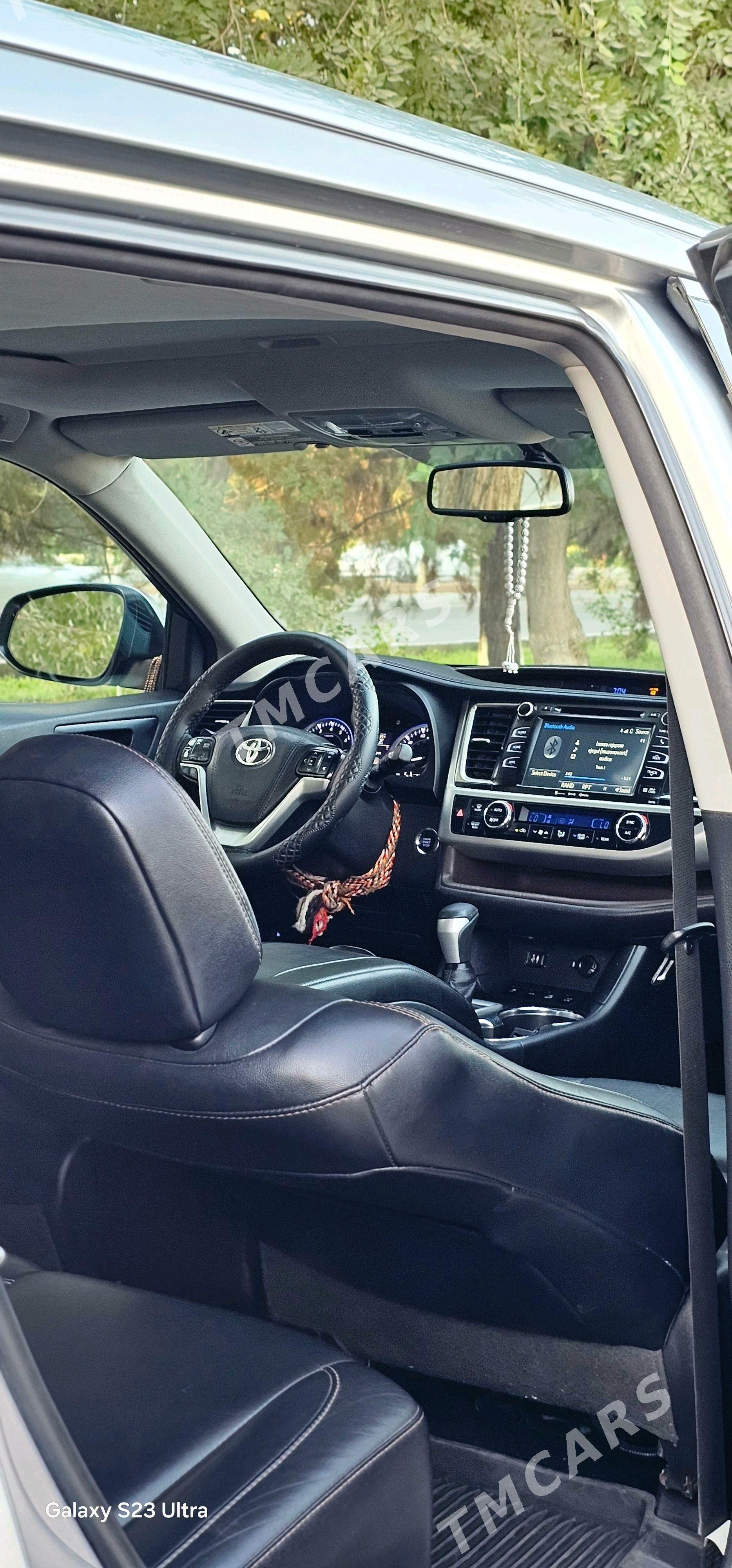 Toyota Highlander 2017 - 460 000 TMT - Сакар - img 8