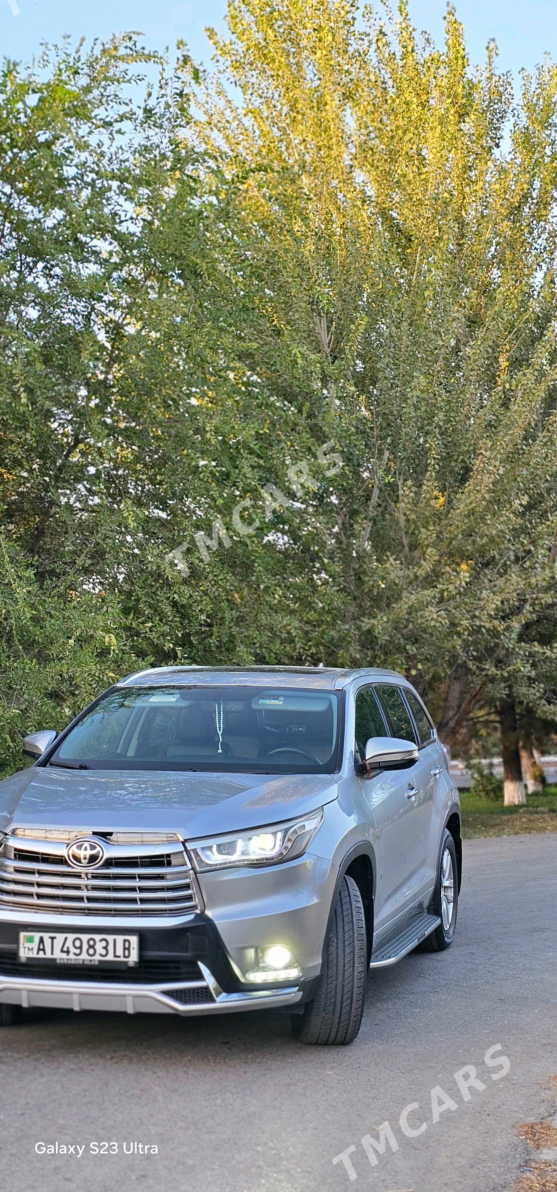 Toyota Highlander 2017 - 460 000 TMT - Сакар - img 10