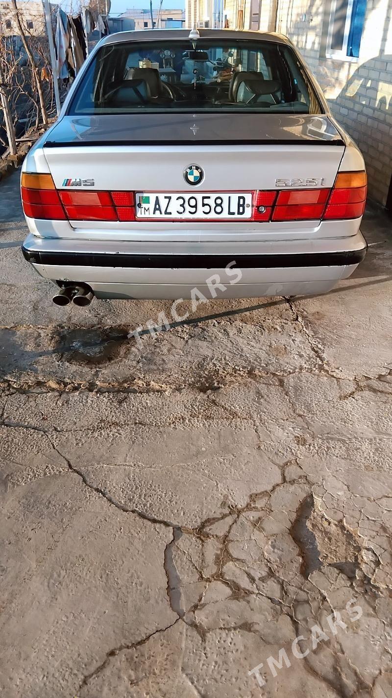 BMW E34 1995 - 65 000 TMT - Саят - img 5