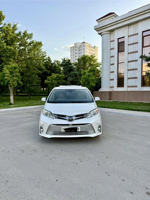 Toyota Sienna 2019 - 415 000 TMT - Aşgabat - img 6