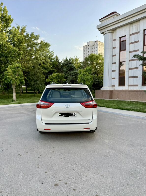 Toyota Sienna 2019 - 415 000 TMT - Aşgabat - img 4