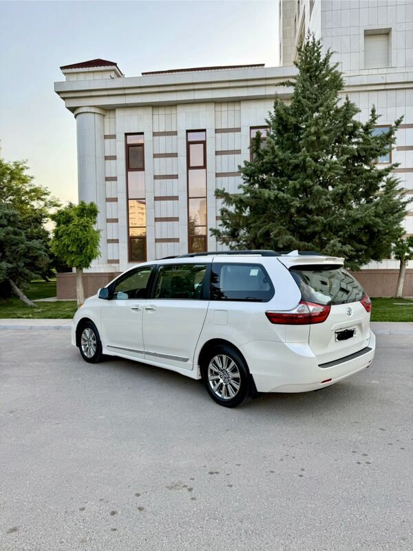 Toyota Sienna 2019 - 415 000 TMT - Aşgabat - img 3