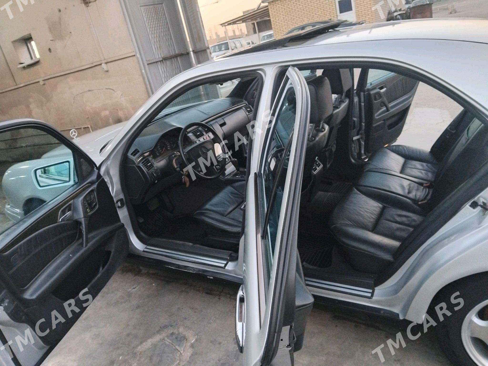 Mercedes-Benz E420 1997 - 84 000 TMT - Mary - img 4
