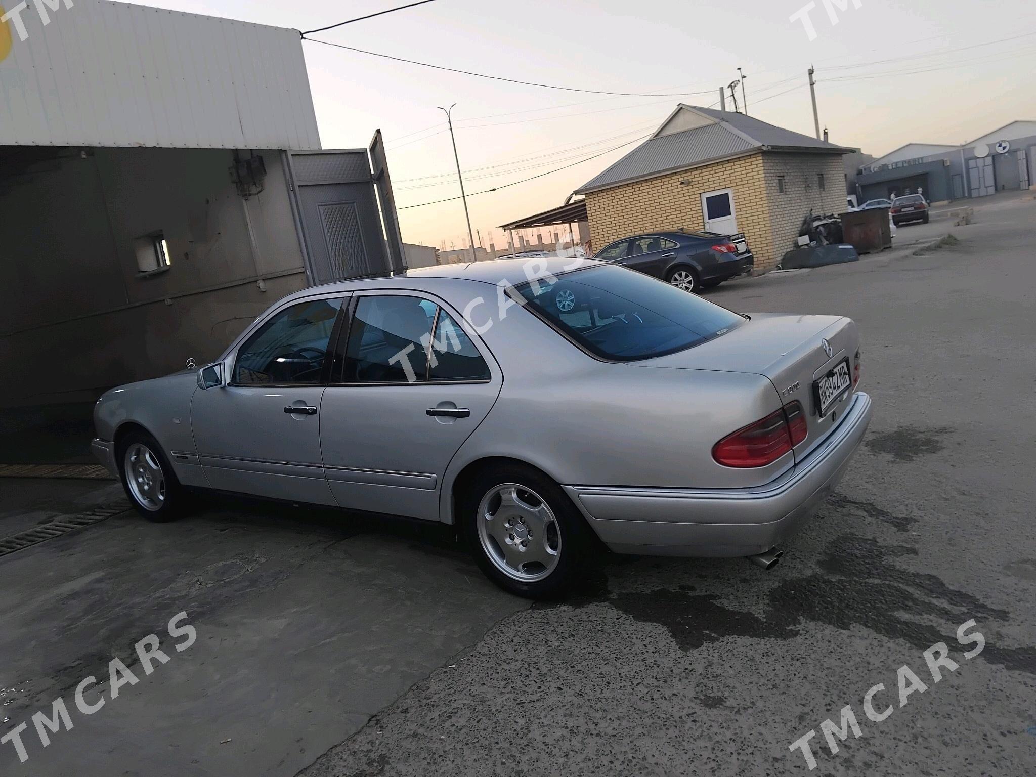 Mercedes-Benz E420 1997 - 84 000 TMT - Mary - img 9