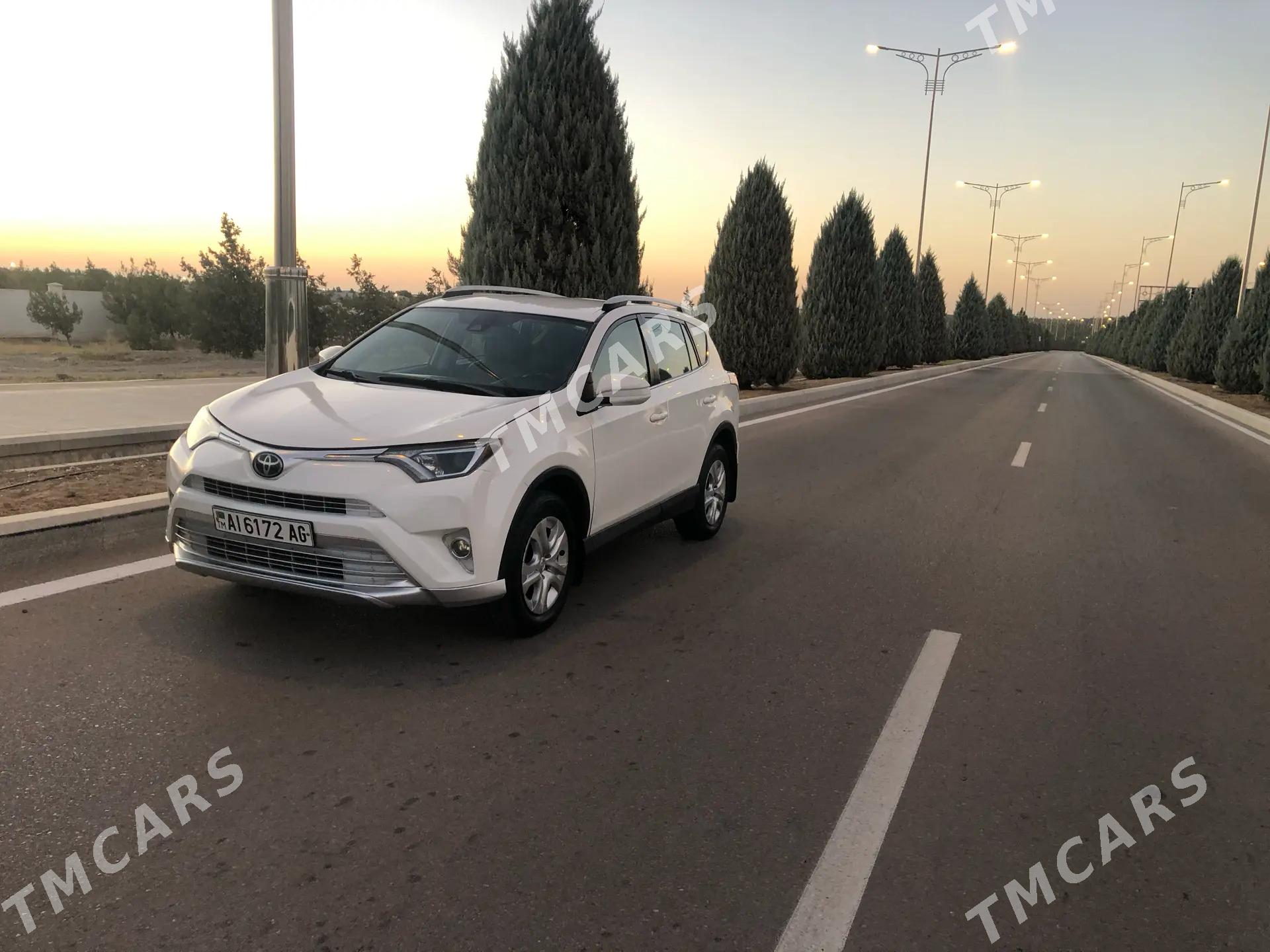 Toyota RAV4 2017 - 330 000 TMT - Aşgabat - img 5