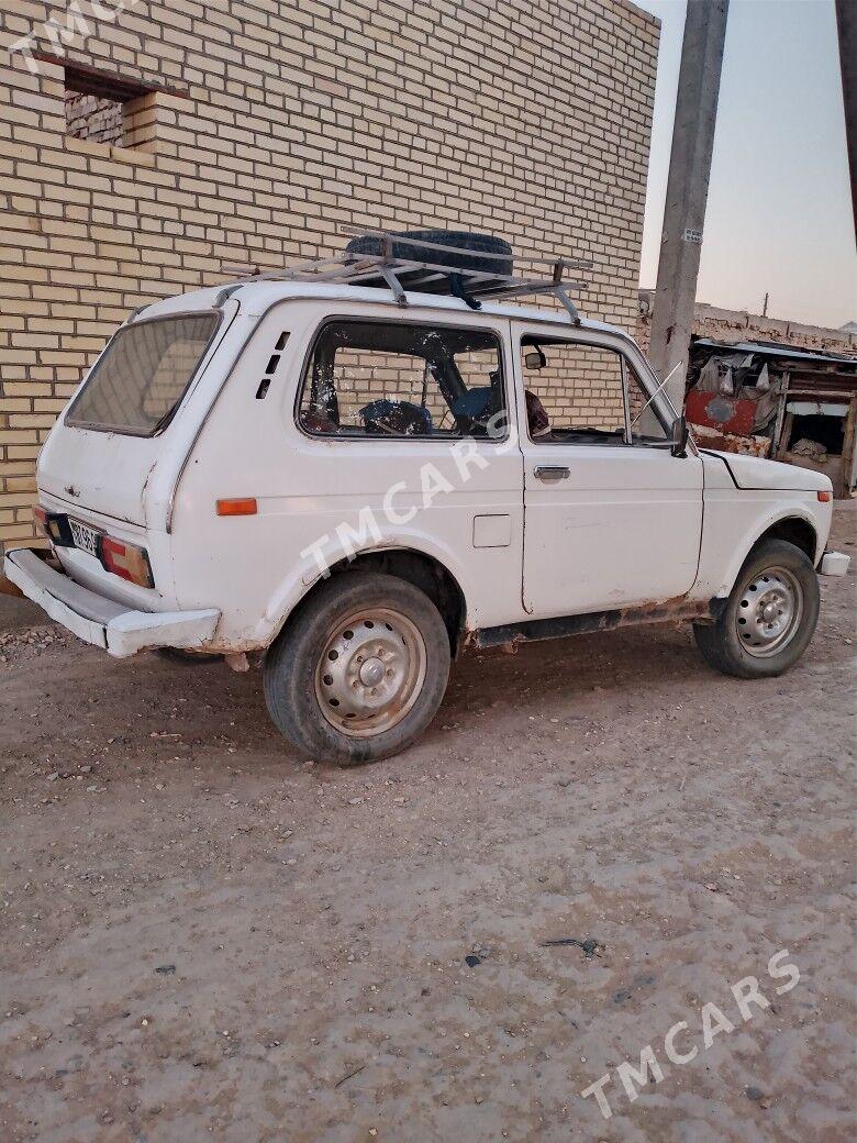 Lada Niva 1998 - 15 000 TMT - Мары - img 2
