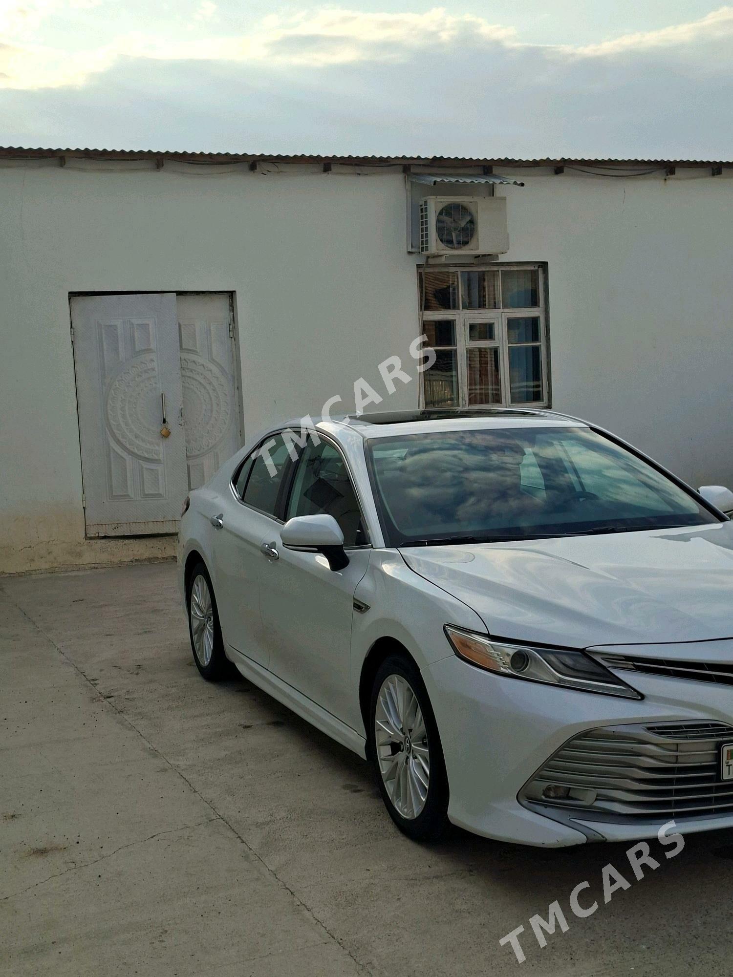 Toyota Camry 2019 - 320 000 TMT - Гёкдепе - img 1