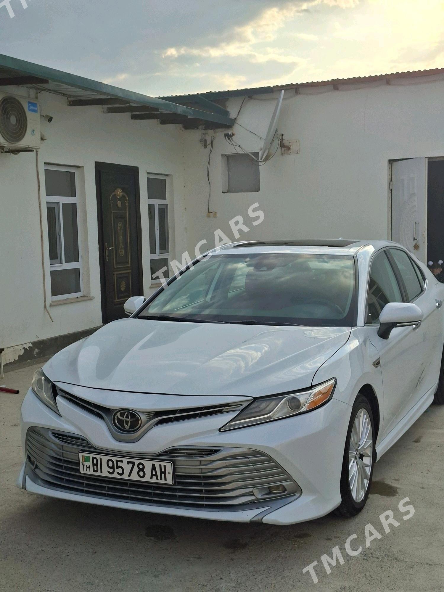 Toyota Camry 2019 - 320 000 TMT - Гёкдепе - img 2