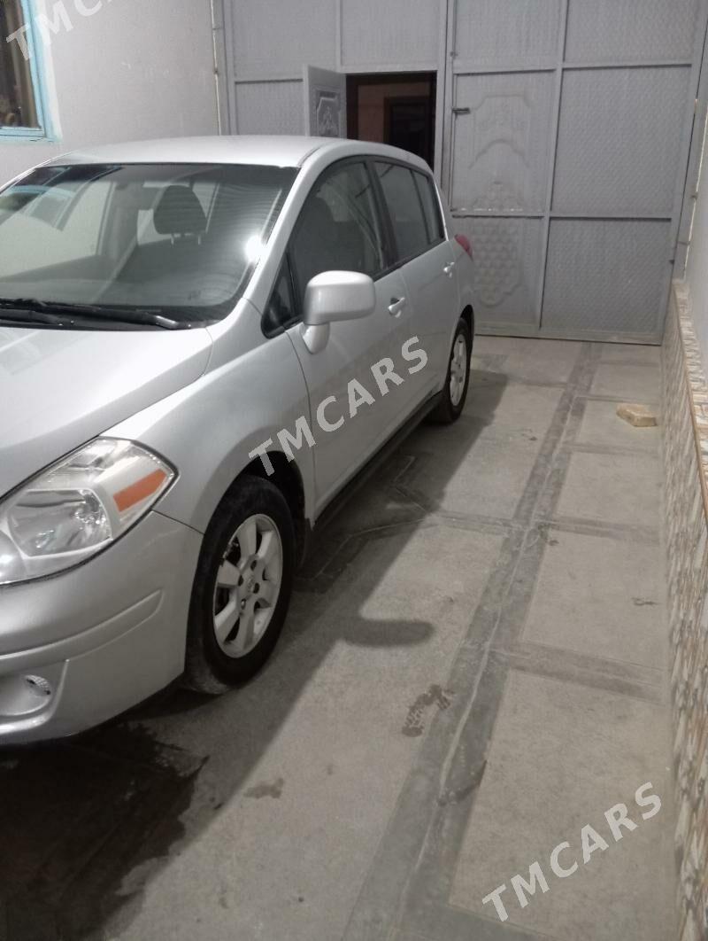 Nissan Versa 2012 - 100 000 TMT - Farap - img 4