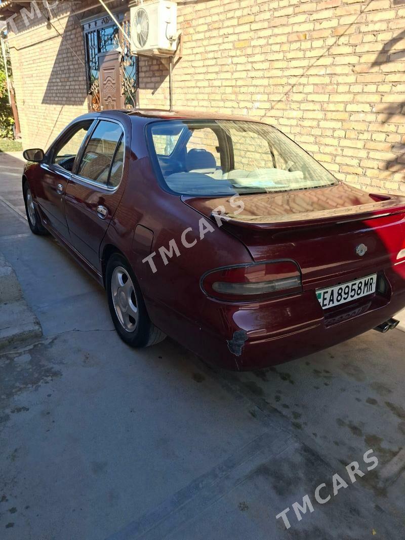 Nissan Altima 1993 - 30 000 TMT - Мары - img 4