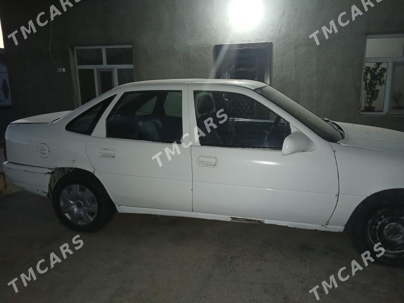 Opel Vectra 1992 - 18 000 TMT - Ак-Бугдайский этрап - img 2