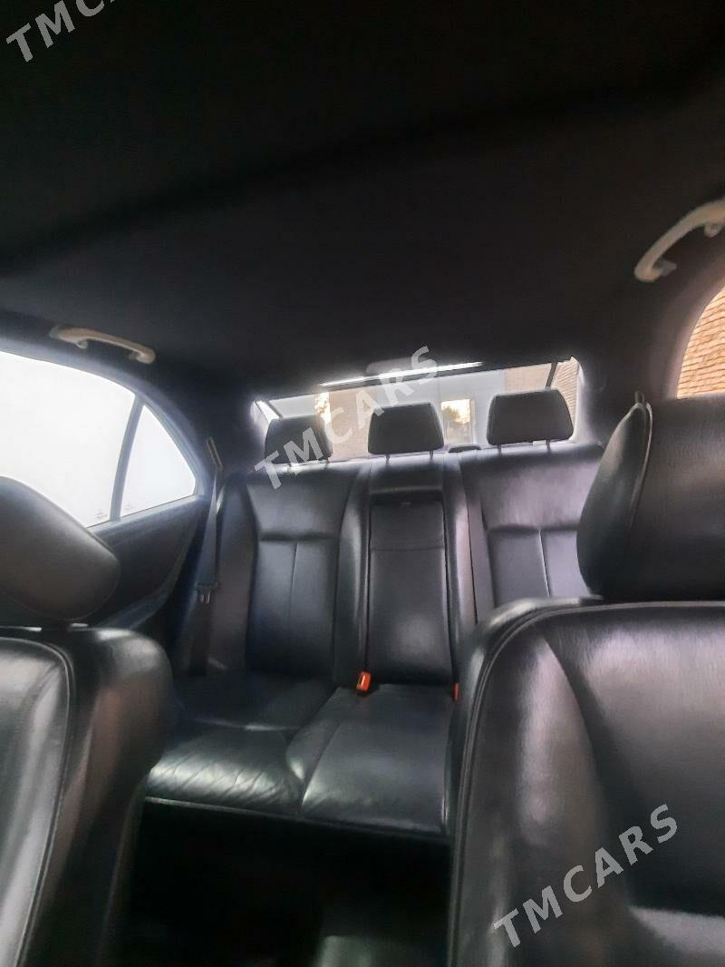 Mercedes-Benz E320 2000 - 110 000 TMT - Сакар - img 6