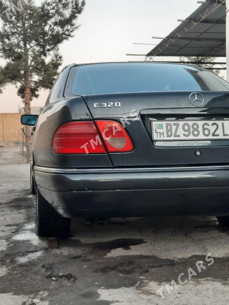 Mercedes-Benz E320 2000 - 110 000 TMT - Сакар - img 8