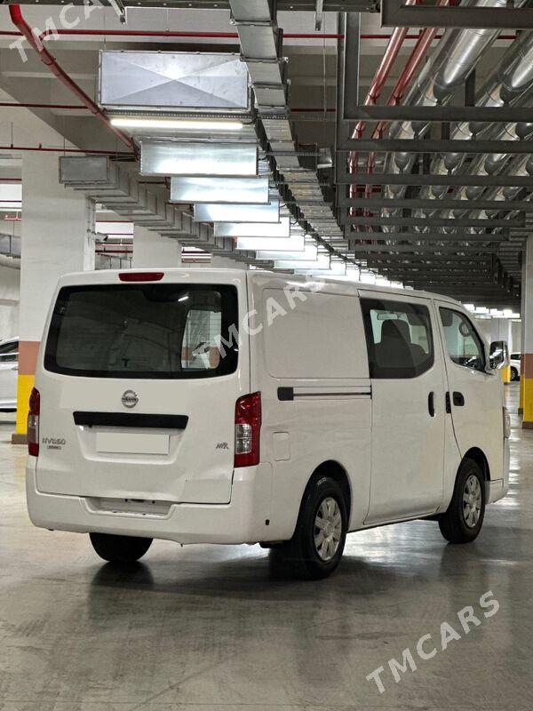 Nissan Urvan 2021 - 365 000 TMT - Ашхабад - img 3