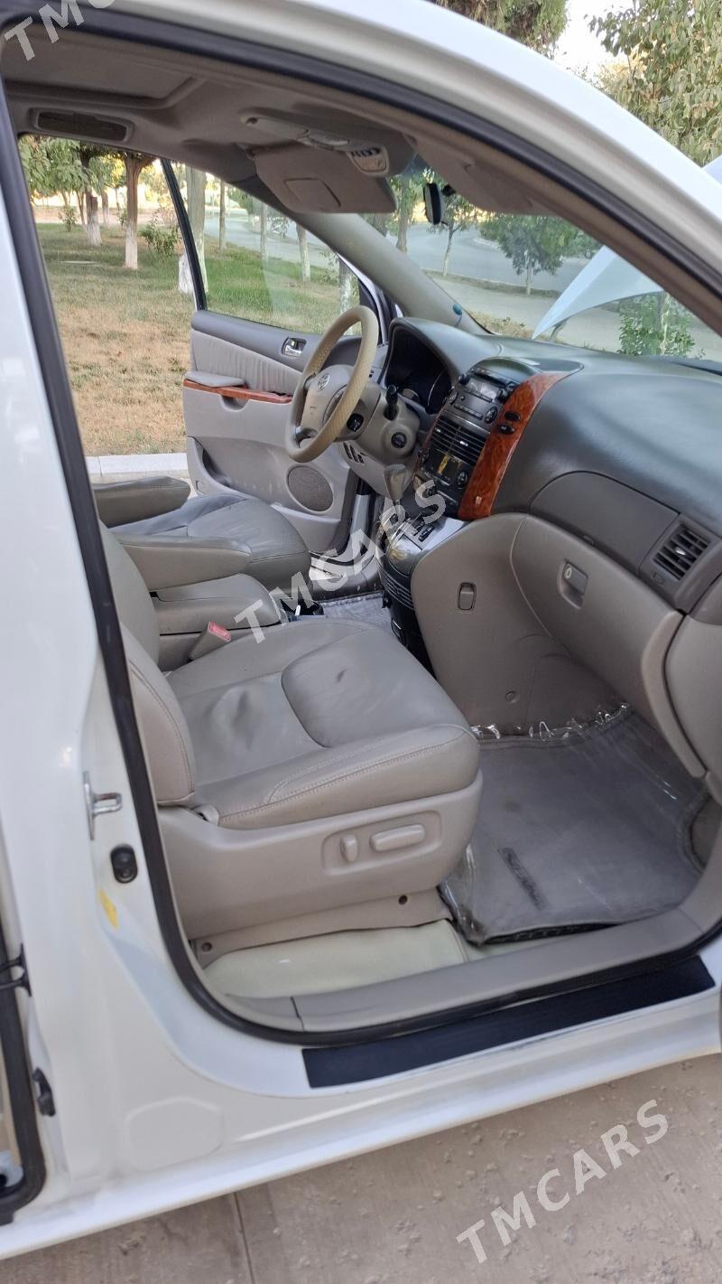 Toyota Sienna 2009 - 260 000 TMT - Aşgabat - img 9