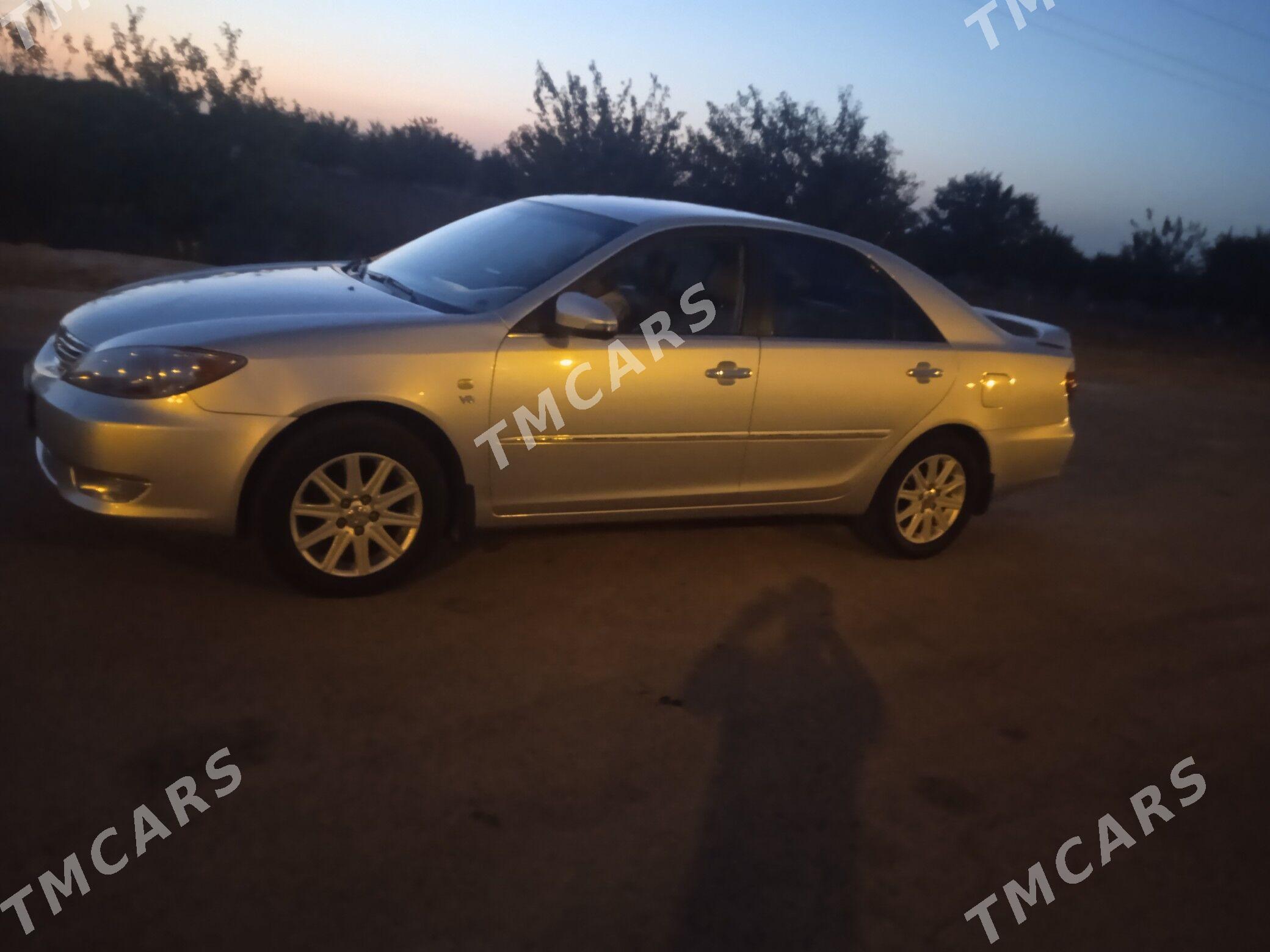 Toyota Camry 2004 - 190 000 TMT - Дашогуз - img 4