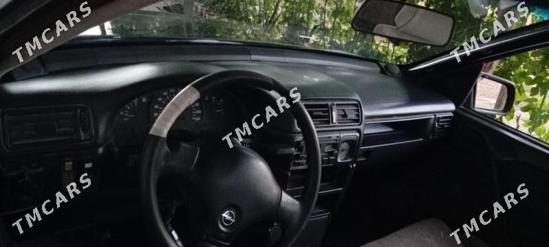 Opel Vectra 1992 - 25 000 TMT - Дашогуз - img 4