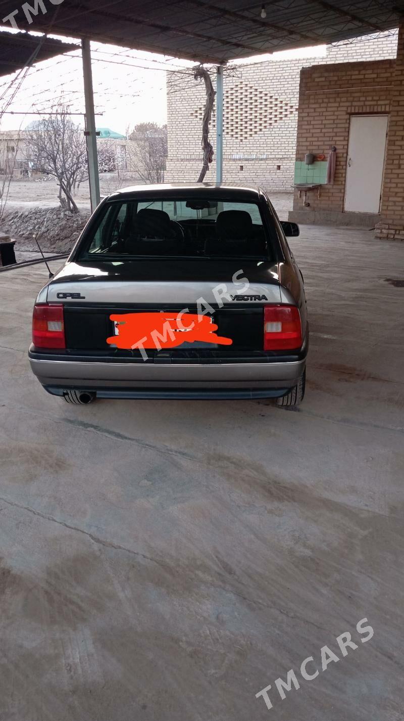 Opel Vectra 1989 - 30 000 TMT - Garabekewül - img 1