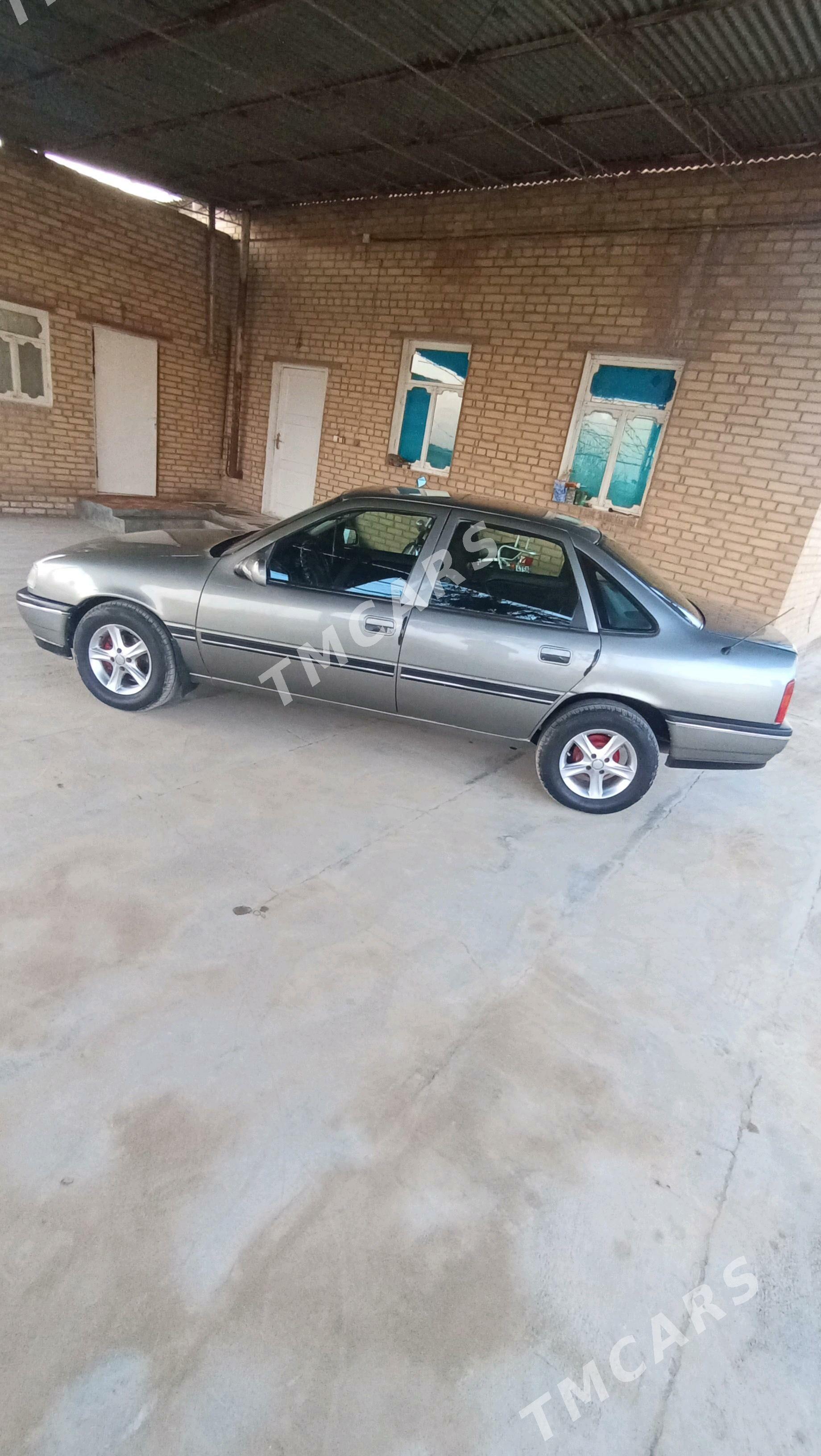 Opel Vectra 1989 - 30 000 TMT - Garabekewül - img 4