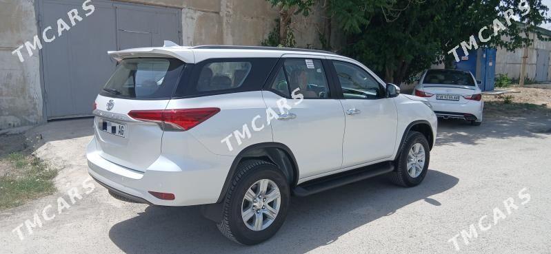 Toyota Fortuner 2024 - 646 000 TMT - Aşgabat - img 8