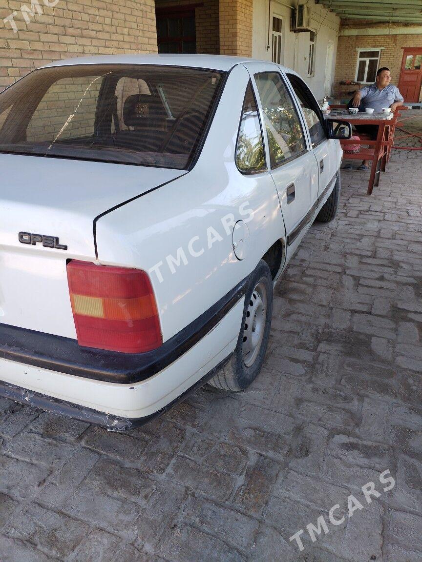Opel Vectra 1988 - 30 000 TMT - Farap - img 3