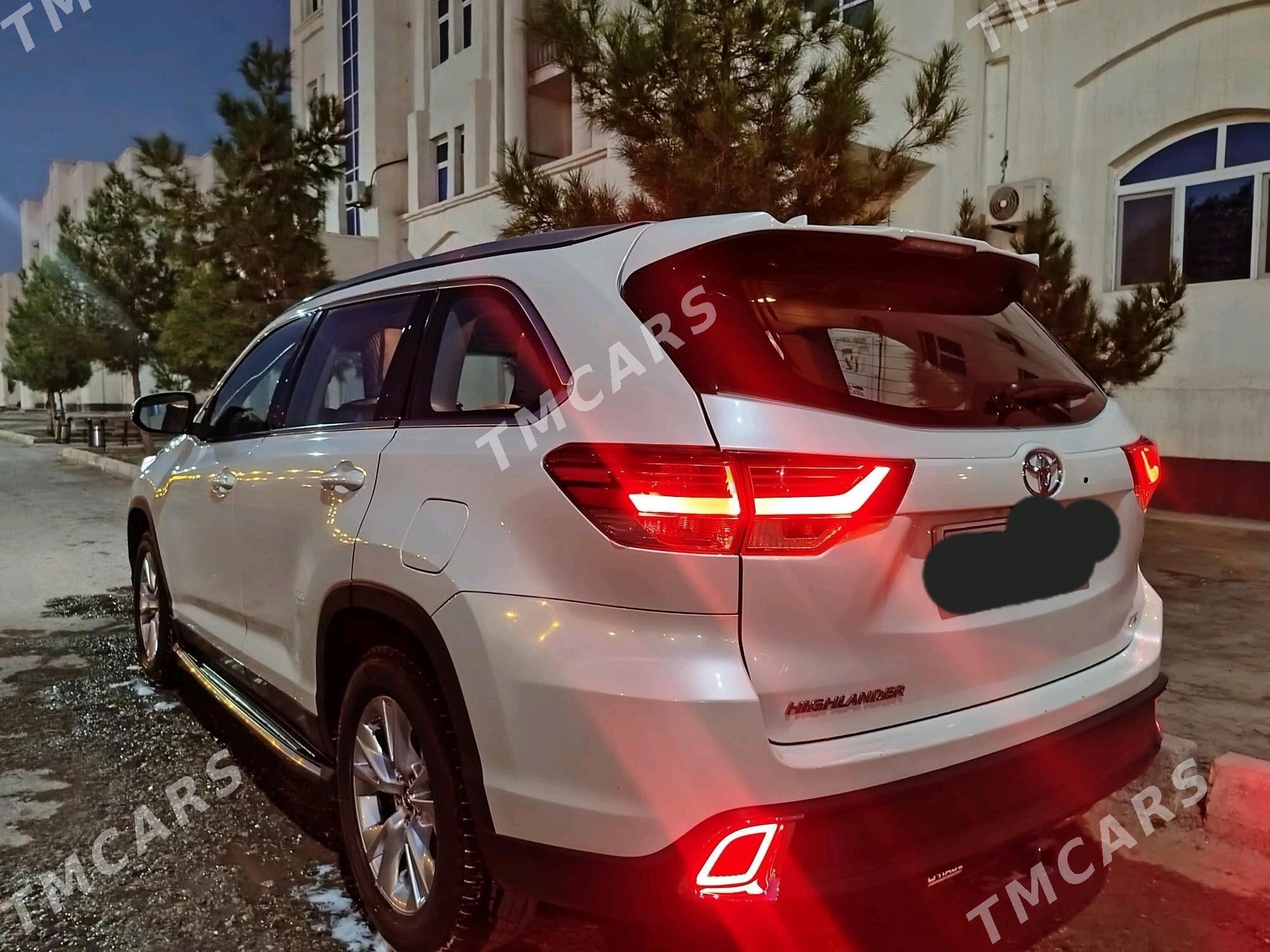 Toyota Highlander 2019 - 420 000 TMT - Туркменабат - img 4