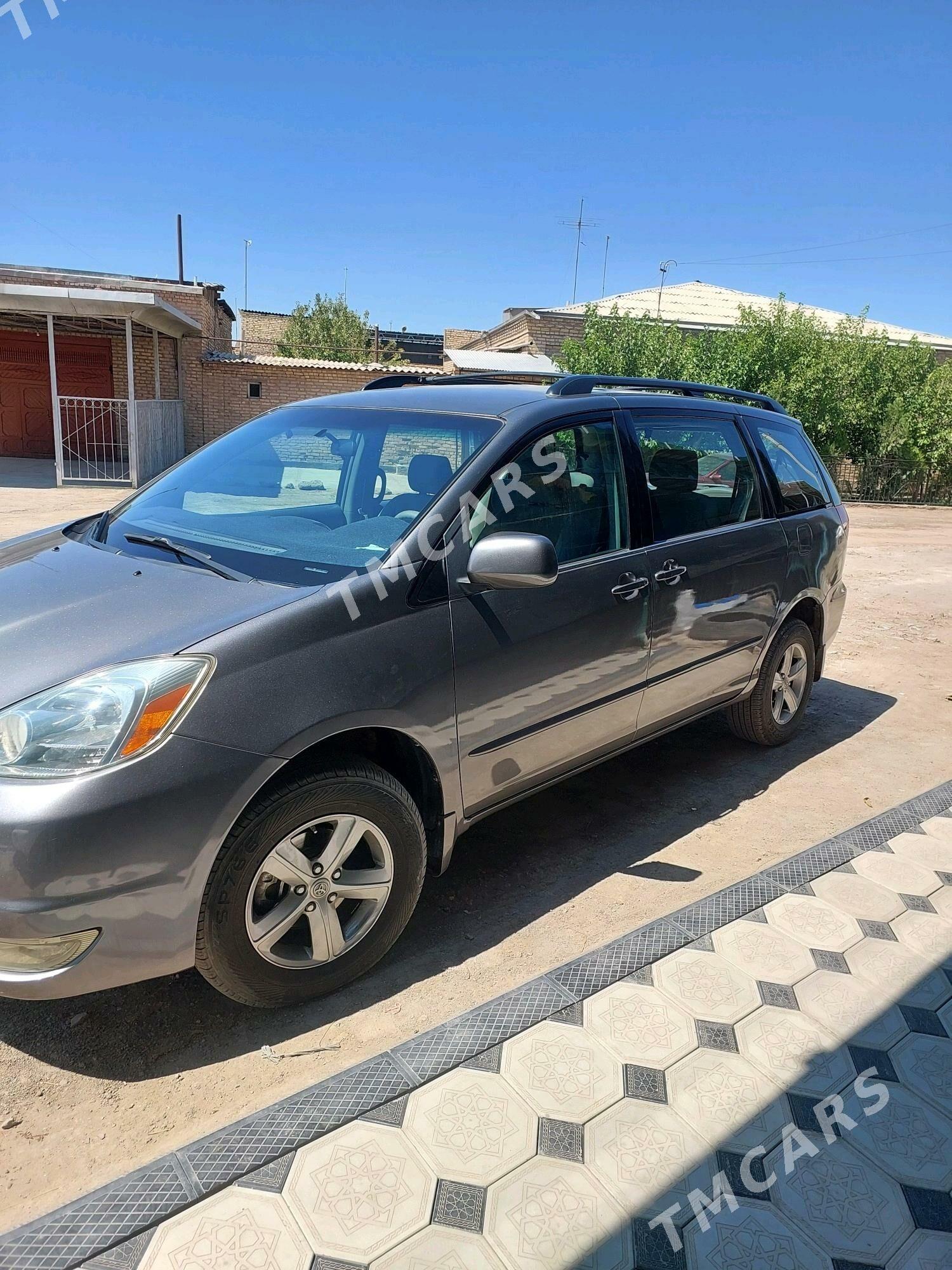 Toyota Sienna 2004 - 220 000 TMT - Дашогуз - img 3