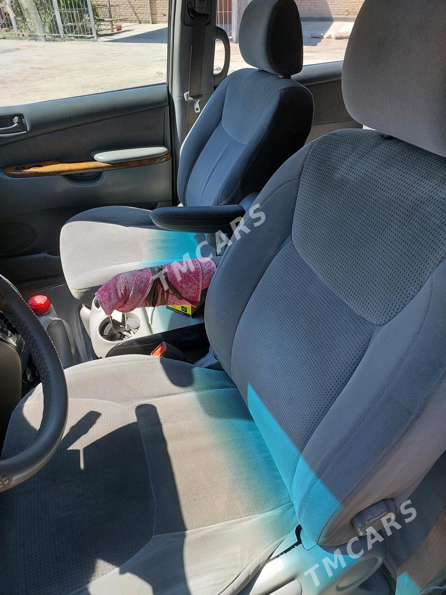 Toyota Sienna 2004 - 220 000 TMT - Дашогуз - img 5