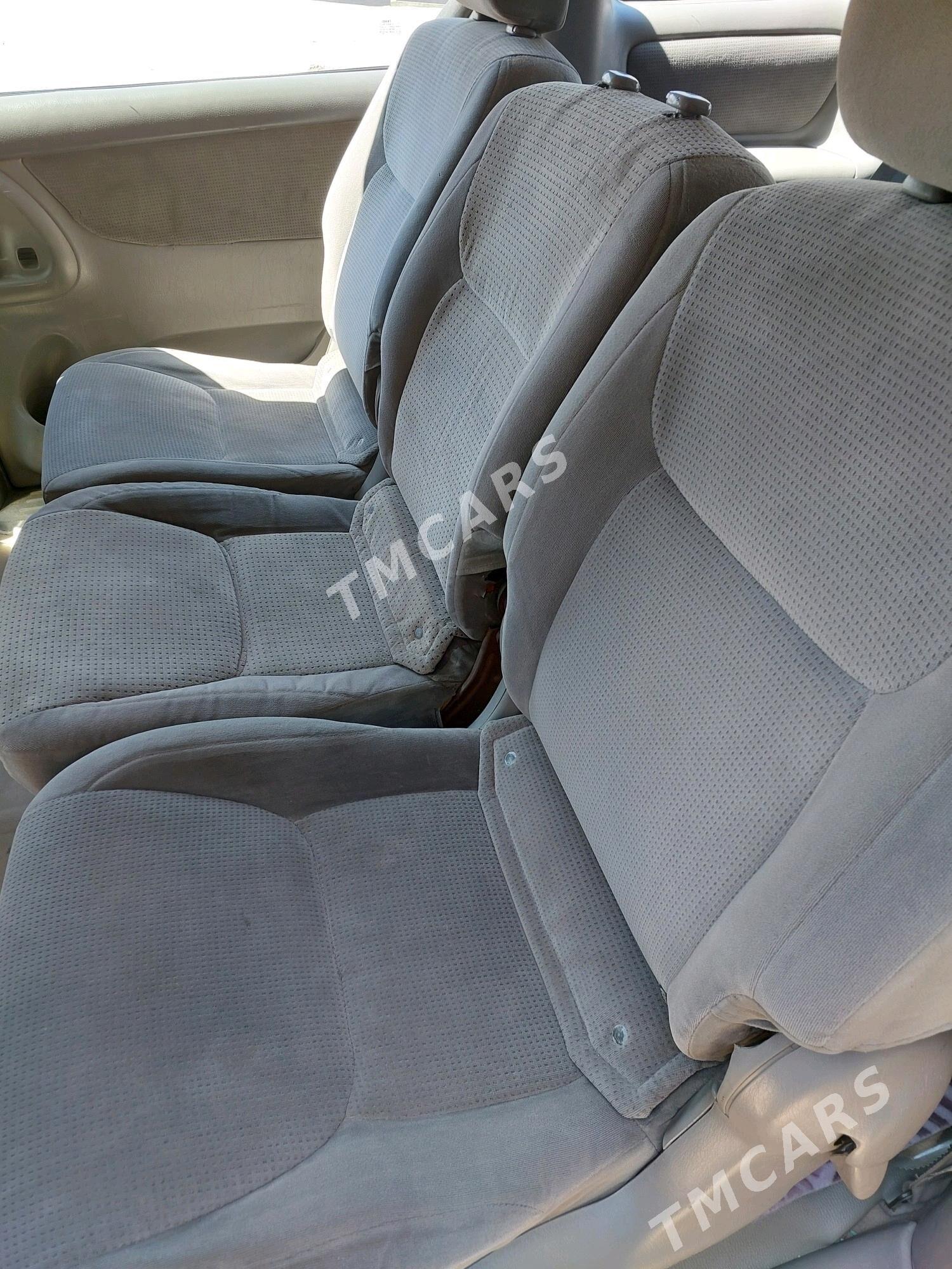 Toyota Sienna 2004 - 220 000 TMT - Дашогуз - img 6