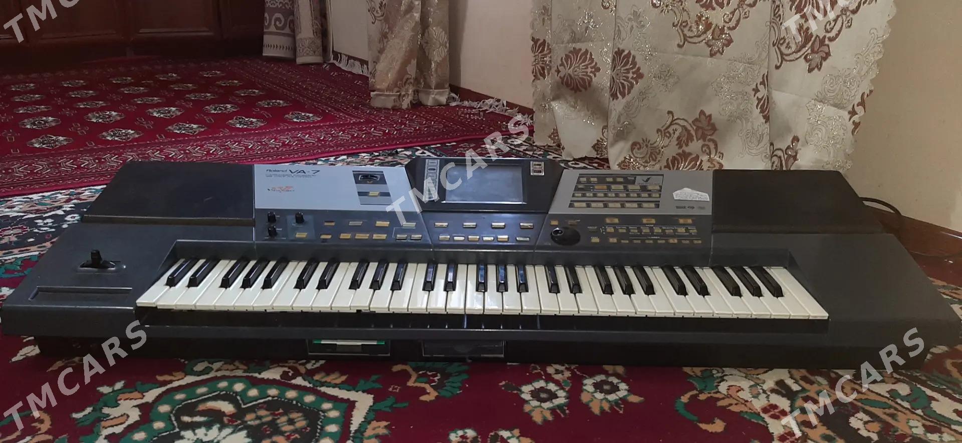 Roland VA 7 - Теджен - img 2