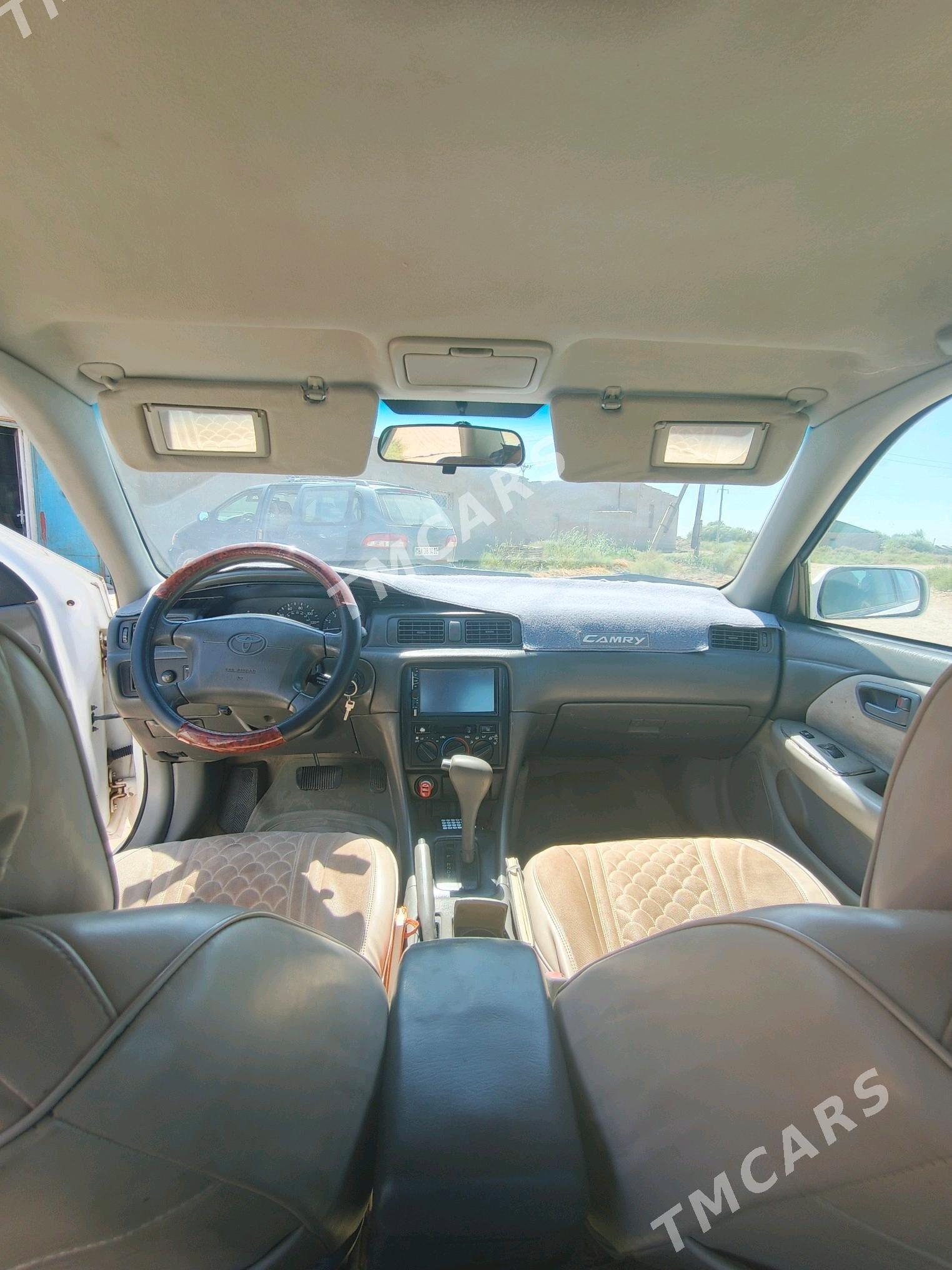Toyota Camry 1999 - 125 000 TMT - Акдепе - img 6