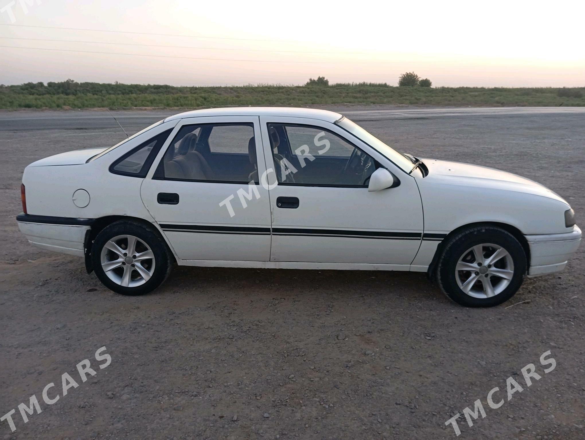 Opel Vectra 1990 - 29 000 TMT - Серахс - img 4