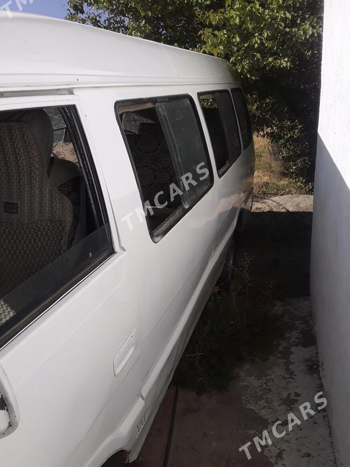Toyota Hiace 1996 - 30 000 TMT - Bäherden - img 3