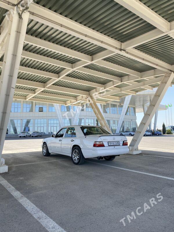 Mercedes-Benz E320 1988 - 49 999 TMT - Mary - img 5