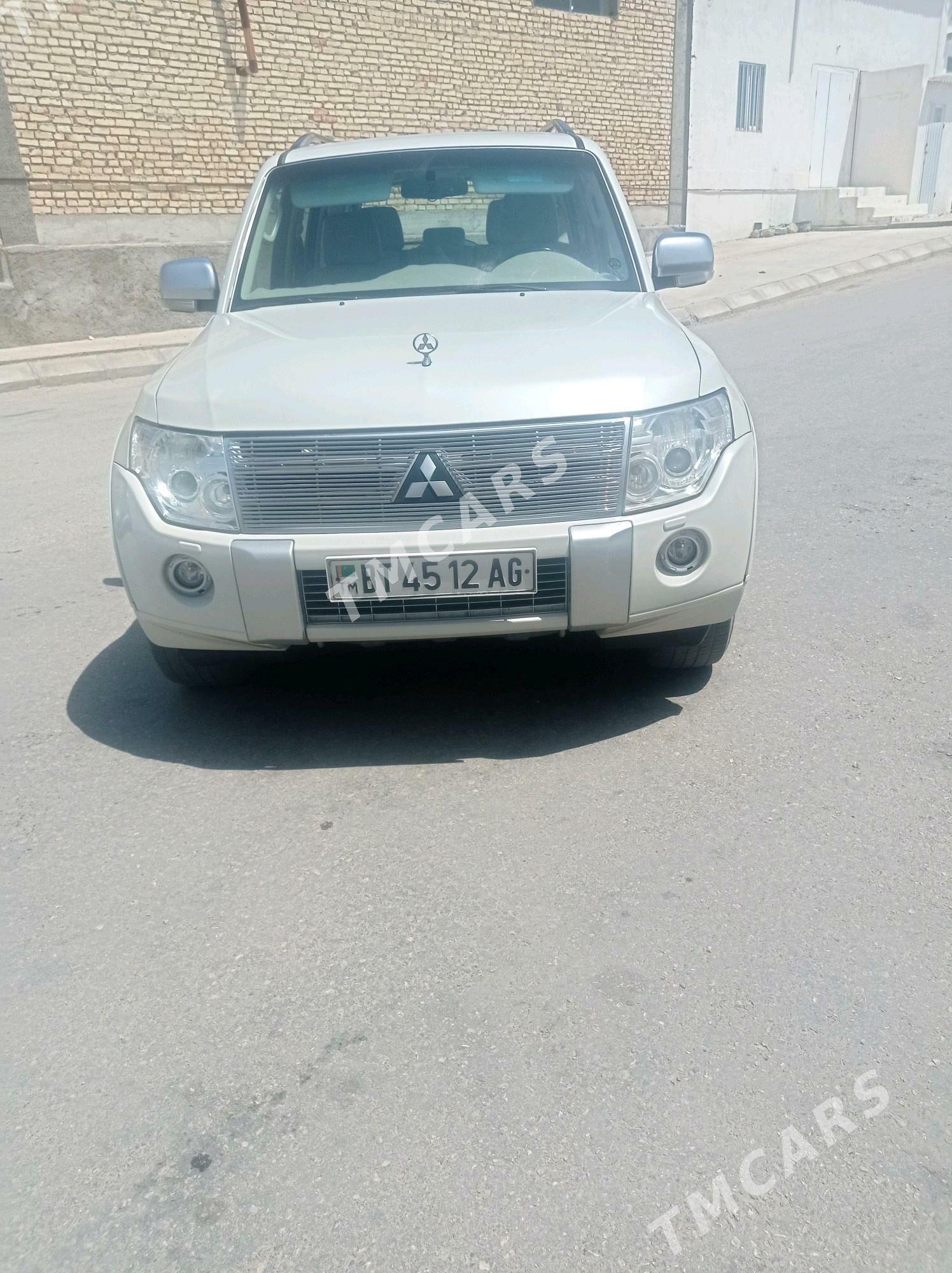 Mitsubishi Pajero 2010 - 220 000 TMT - Балканабат - img 4
